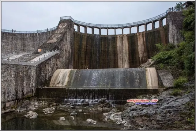 天天鲁一鲁摸一摸爽一爽