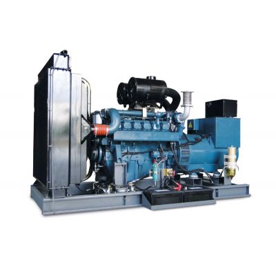 1300kw科曼柴油发电机组-科曼12缸柴油机12KMG-1665柴油发电机组,缸径/行程：170/195mm,柴油发电机组水冷发动机功率1466KW,柴油发电机组配套马拉松斯坦福发电机。厂价直销欢迎选购：13773399855。